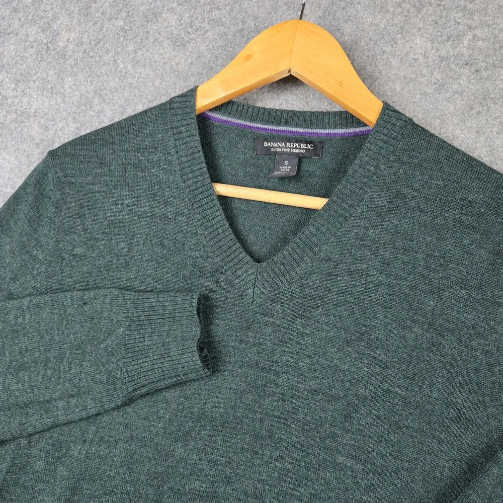 Banana Republic Sweater Mens Small Green Extra Fine Merino Wool V-Neck Pullover